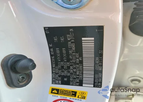 2018 Toyota Highlander Le z USA, uszkodzony, nr VIN 5TDBZRFH9JS899617